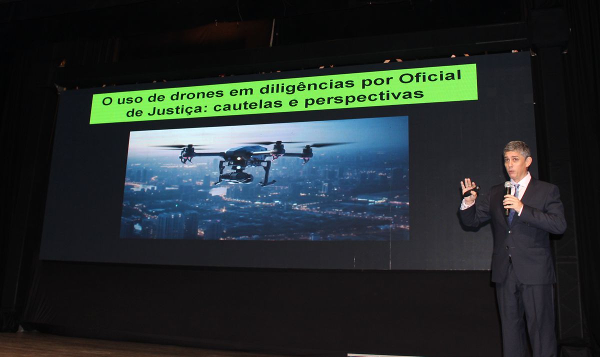 USO DE DRONES EM DILIGÊNCIAS É DESTAQUE NO 15º CONOJAF EM PALESTRA COM JUIZ FEDERAL DO TRF-1