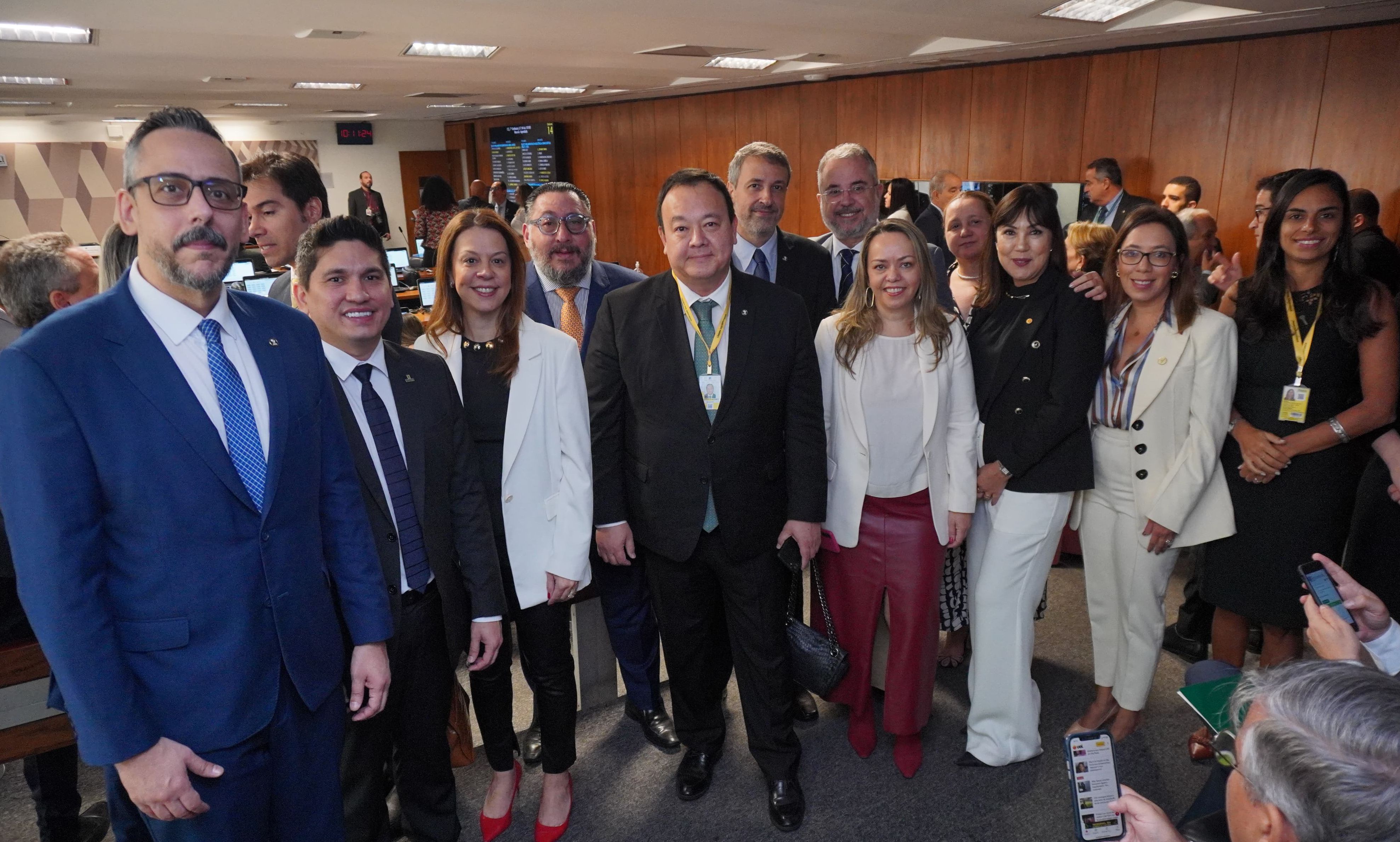 CCJ DO SENADO APROVA PEC DOS QUINQUÊNIOS COM POSSIBILIDADE DE RECEBIMENTO PELOS SERVIDORES