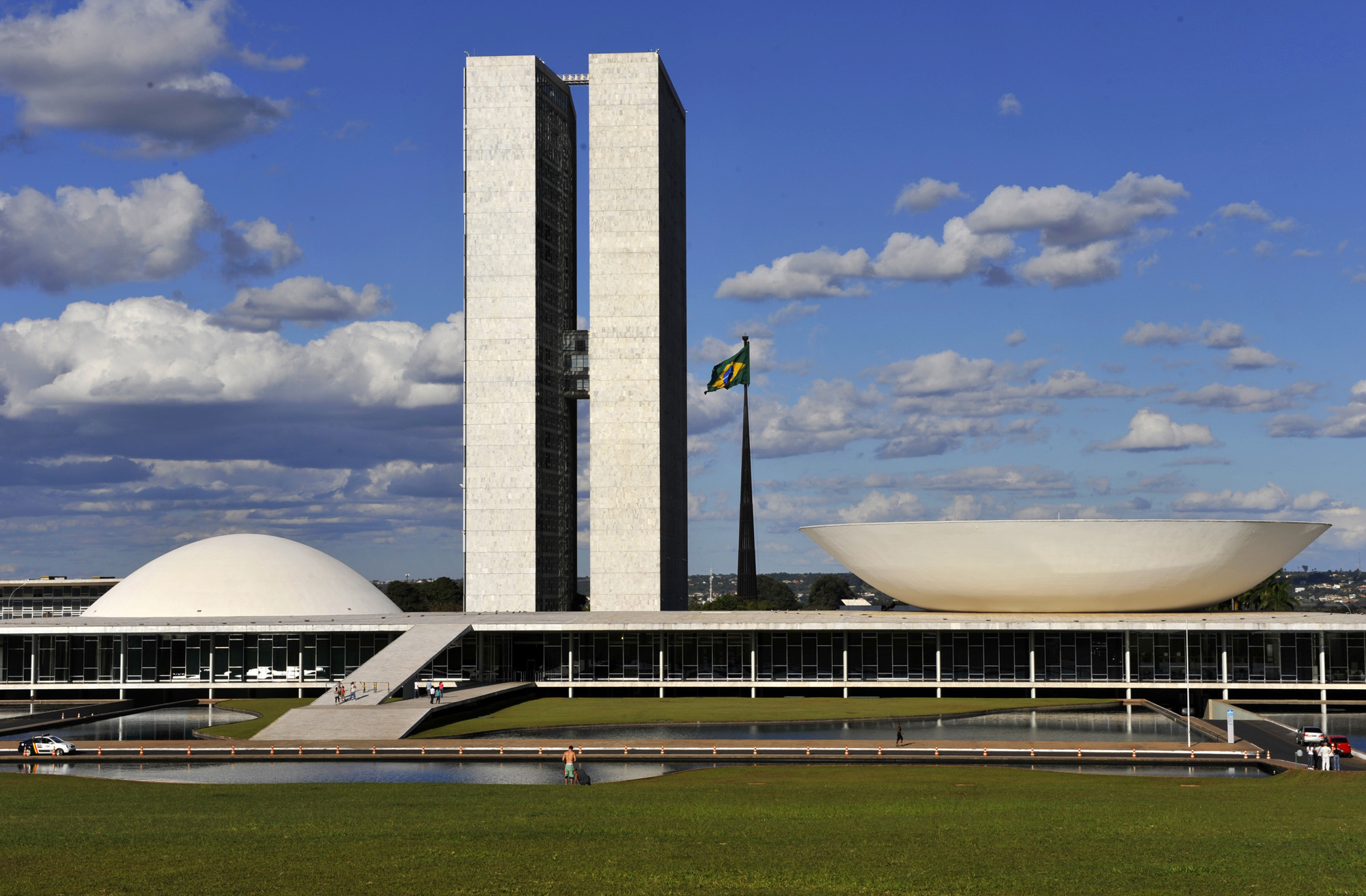 PRESIDENTE DA FENASSOJAF VISITA GABINETES DE DEPUTADOS EM TRABALHO POR PLs DE INTERESSE DOS OFICIAIS DE JUSTIÇA