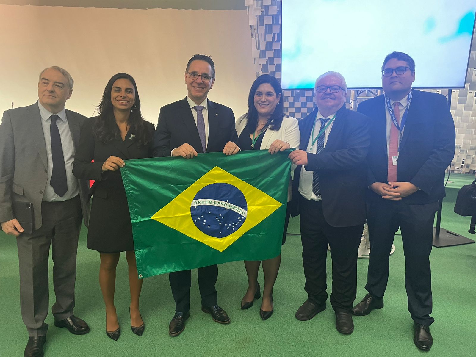 FENASSOJAF PRESENTE NA REUNIÃO ANUAL DO CONSELHO PERMANENTE DA UIHJ NA FRANÇA