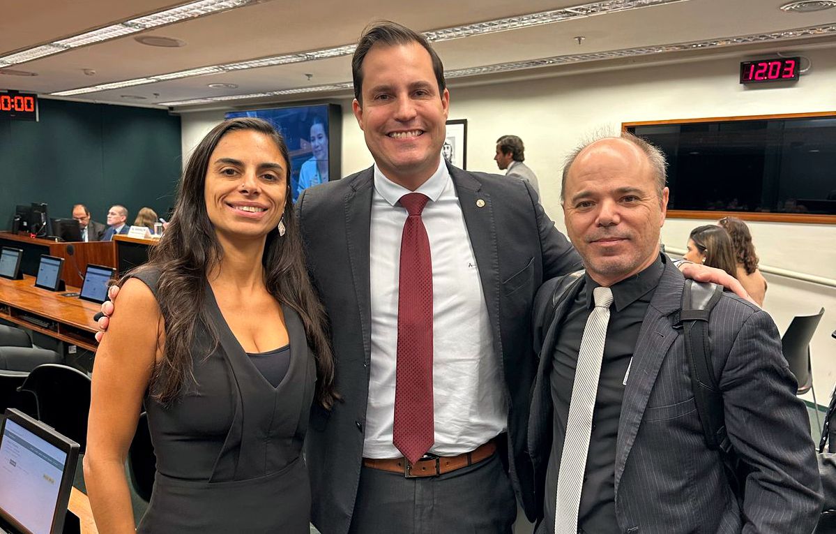 CVT APROVA PL DA LIVRE PARADA E ESTACIONAMENTO PARA OFICIAIS DE JUSTIÇA