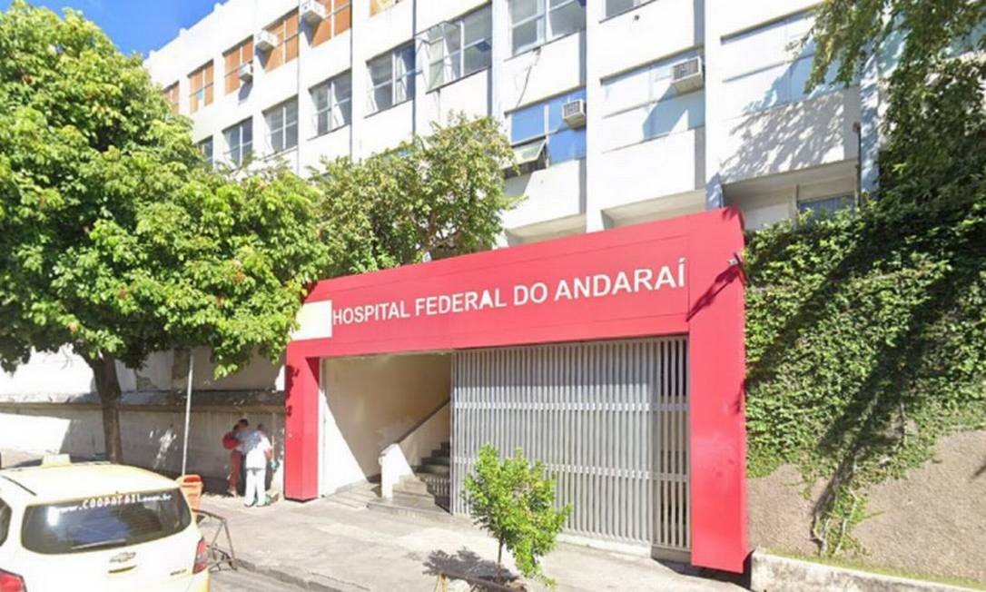 OFICIAL DE JUSTIÇA SE ARRISCA EM CUMPRIMENTO DE MANDADO EM PEDIDO DE VAGA EM CTI PARA PACIENTE DE COVID NO RIO DE JANEIRO  