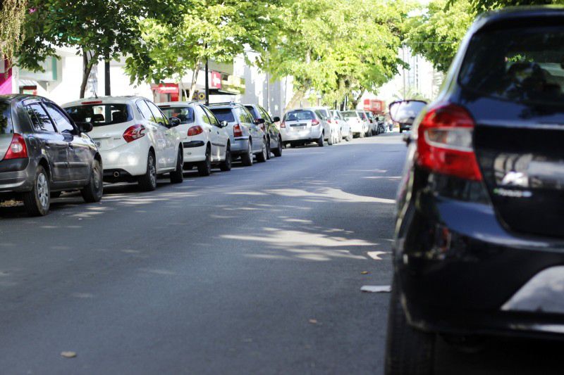 PREFEITO DE CUIABÁ SANCIONA LEI QUE AUTORIZA ISENÇÃO DE ESTACIONAMENTO PARA OFICIAIS DE JUSTIÇA