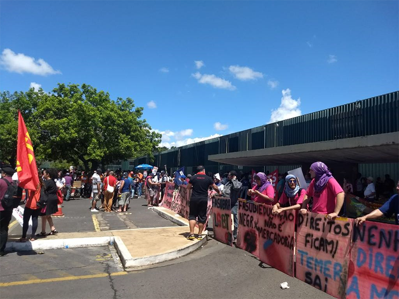 PROTESTO EM BRASÍLIA DIZ NÃO ÀS REFORMAS DO GOVERNO E À RETIRADA DE DIREITOS