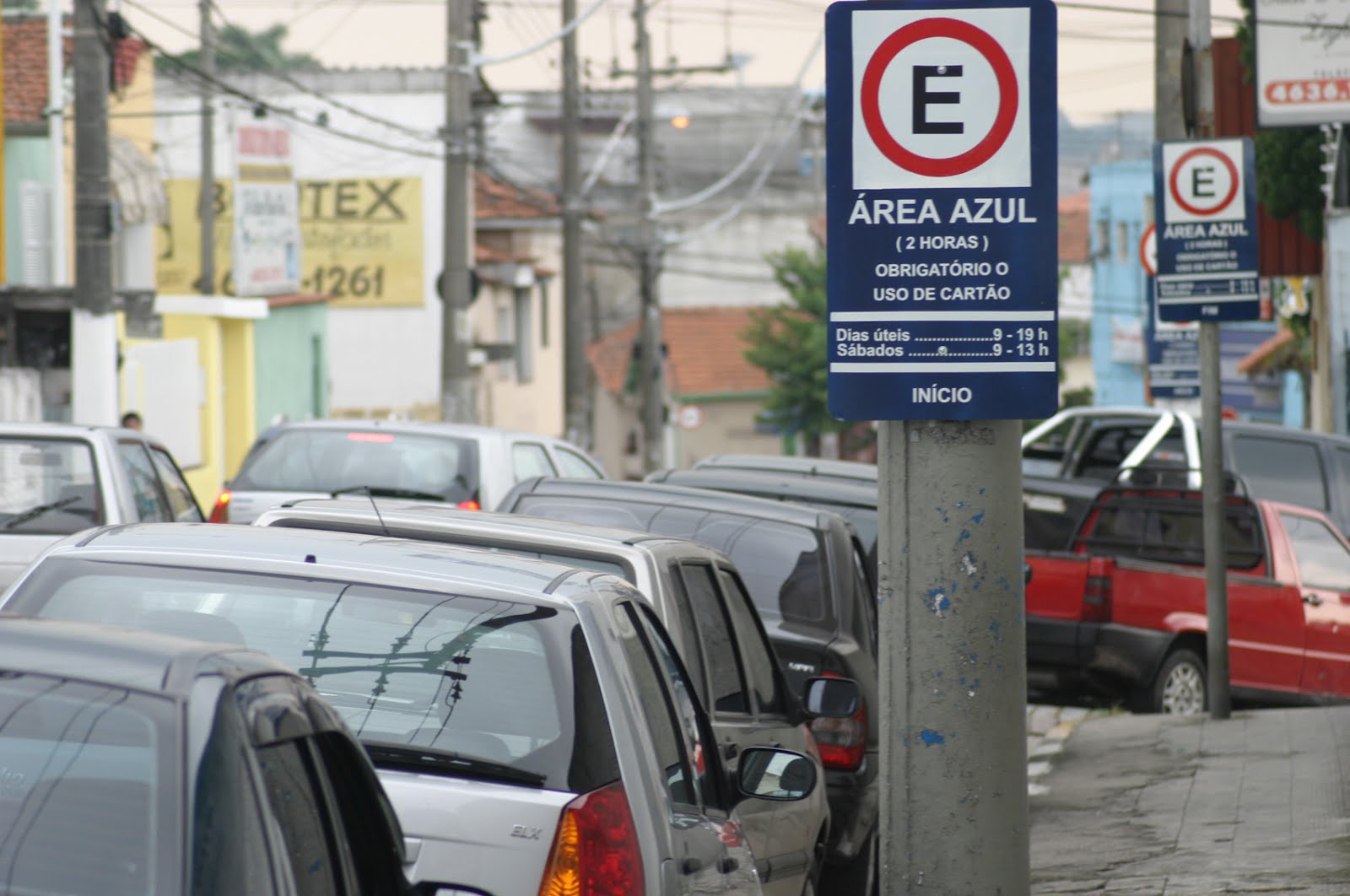 DEPUTADO HILDO ROCHA APRESENTA PARECER PELO LIVRE ESTACIONAMENTO AOS OFICIAIS DE JUSTIÇA