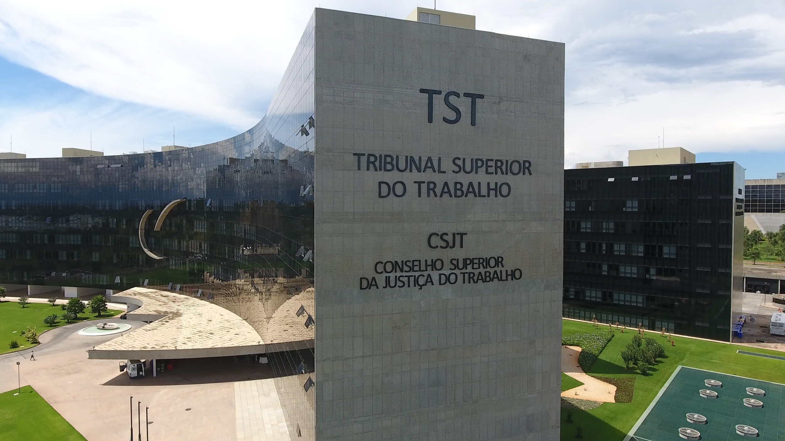 CSJT AUTORIZA TRIBUNAIS DO TRABALHO A REALIZAREM CONCURSOS PÚBLICOS EM 2022