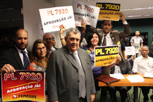 CCJC APROVA PARECER FAVORÁVEL AO PL 7920/14