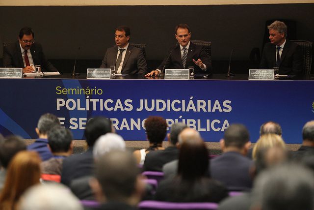 REPRESENTANTE DO OFICIALATO ACOMPANHA SEMINÁRIO SOBRE POLÍTICAS JUDICIÁRIAS E SEGURANÇA PÚBLICA