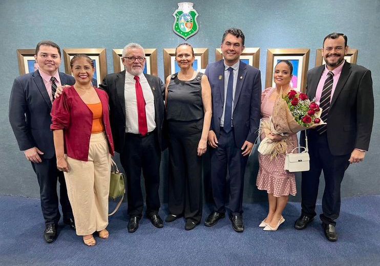 OFICIAIS DE JUSTIÇA SÃO HOMENAGEADOS EM SESSÕES SOLENES DAS ASSEMBLEIAS DO CEARÁ E GOIÁS