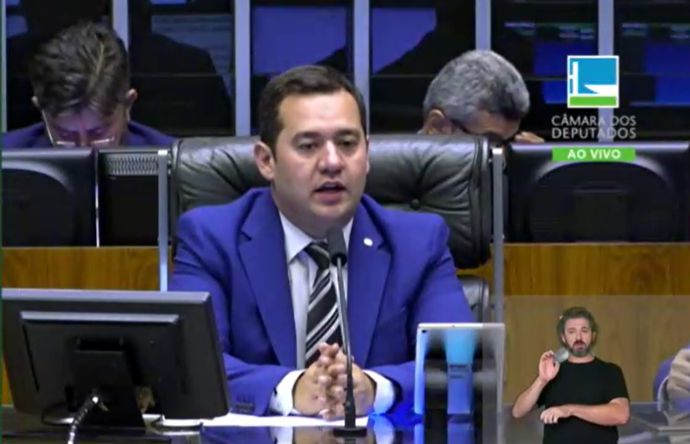 DEPUTADO RICARDO SILVA PRESIDE PRIMEIRA SESSÃO DE TRANSIÇÃO DA CÂMARA E REAFIRMA LUTA PELAS CAUSAS DOS OFICIAIS DE JUSTIÇA