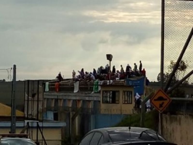 PROFISSÃO DE RISCO: OFICIAL DE JUSTIÇA VIVENCIA REBELIÃO ENQUANTO CUMPRIA MANDADO NA PENITENCIÁRIA ESTADUAL DE CASCAVEL