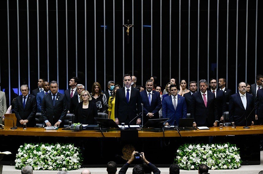 NA ABERTURA DO ANO LEGISLATIVO, PODERES SE UNEM PELA DEMOCRACIA