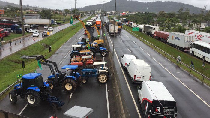 DIRETORIA DA FENASSOJAF MANIFESTA APOIO ÀS OFICIALAS E OFICIAIS DE JUSTIÇA QUE ATUAM NO DESBLOQUEIO DAS RODOVIAS